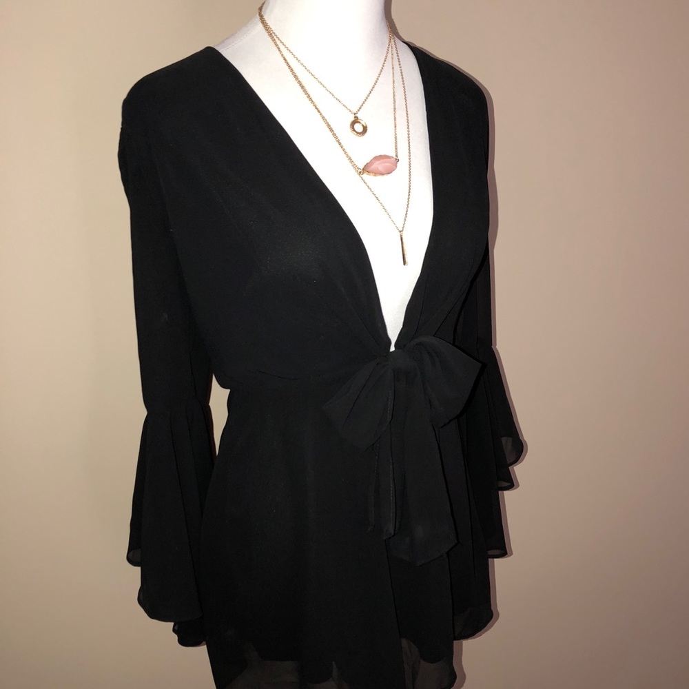 🔥SALE🔥BLACK ROMPER - Picture 2 of 7